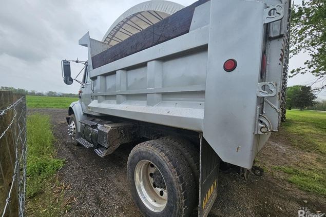 1997 International 8100 Dump Truck
